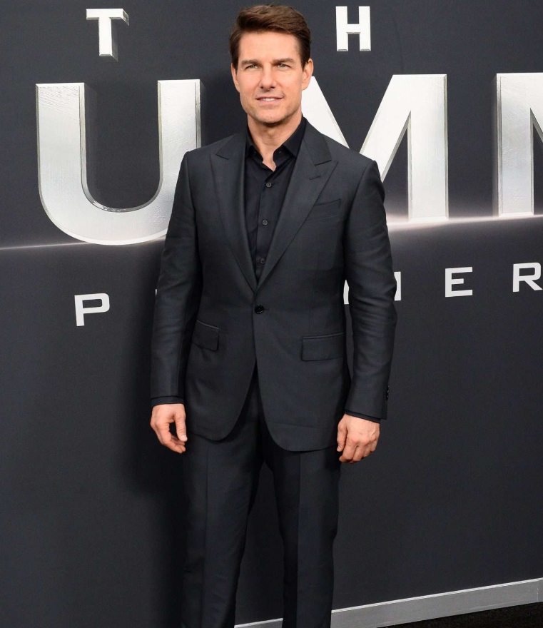Tom Cruise Height & Weight