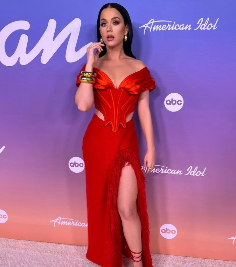Katy Perry Height & Weight