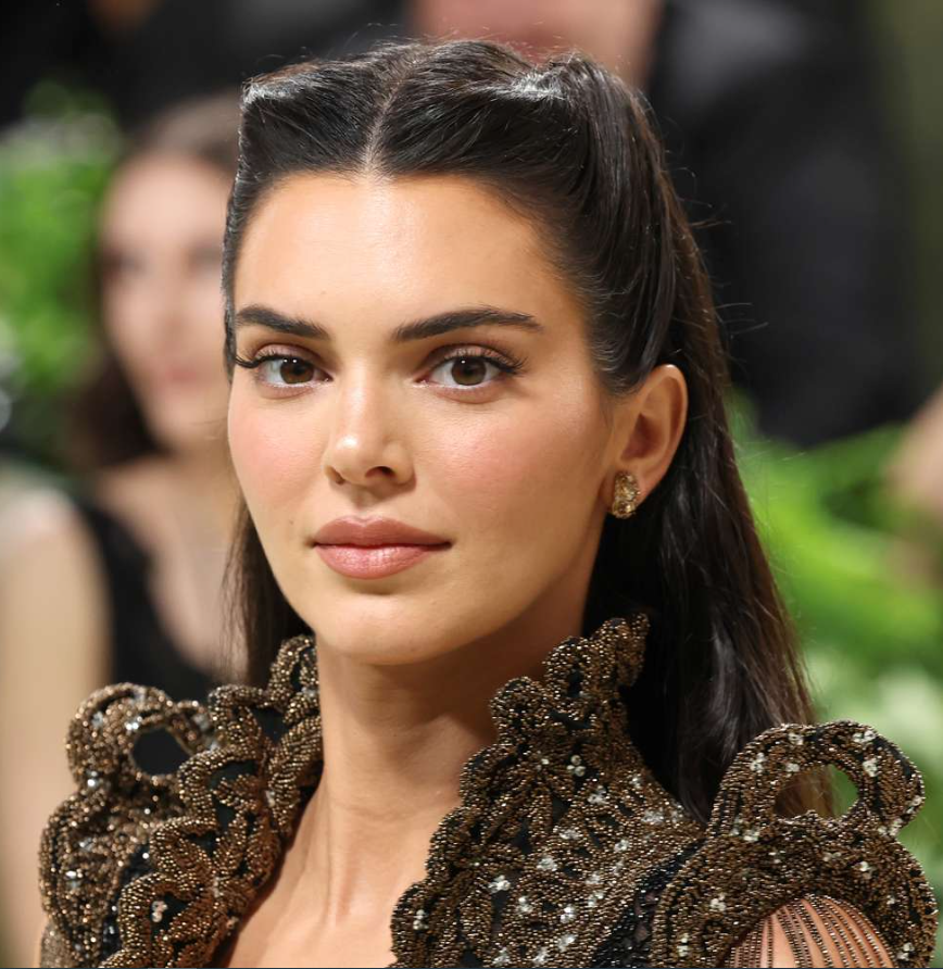 Kendall Jenner Eye & Hair Color